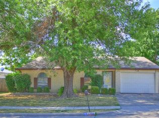 1208 Clay Hill Ct, Arlington, TX 76014