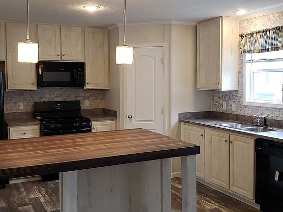 3rd image of 516 Courtland Ln #542