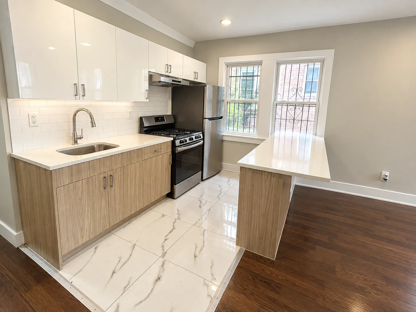4 bed, 1.5 bath, 1350 sqft, $2,245 — Photo 2