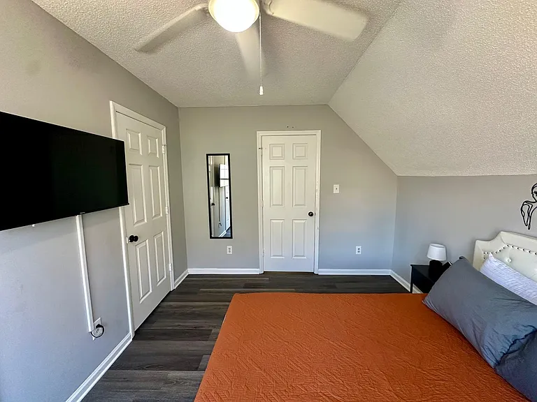 9501 Pondside Ln — Photo 13