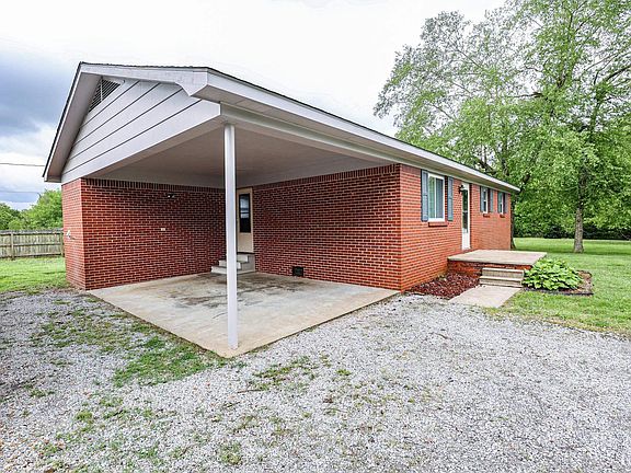4th image of 1750 Lambert Dr #1740