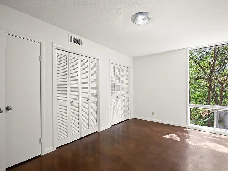 1801 Westlake Dr Apartments — Photo 19