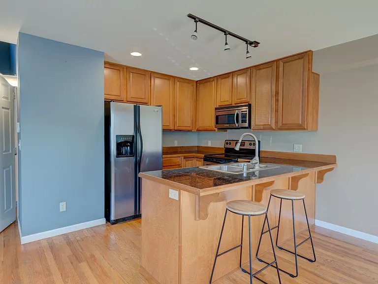563 Kettle St #C4 — Photo 2