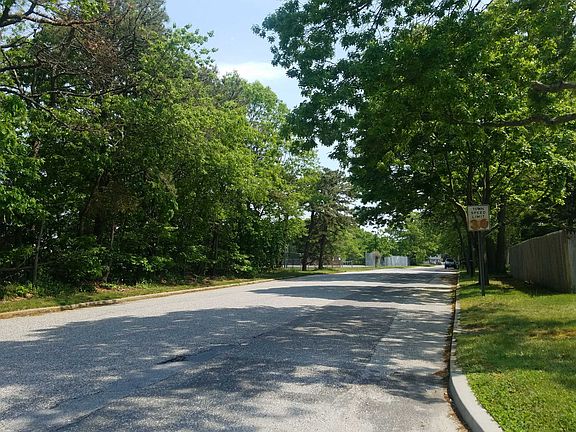 4th image of 38 Tremont Ave
