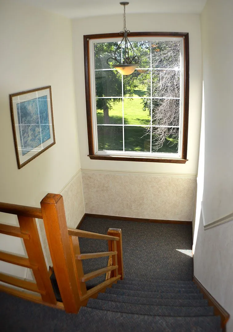 Colonial — Photo 4