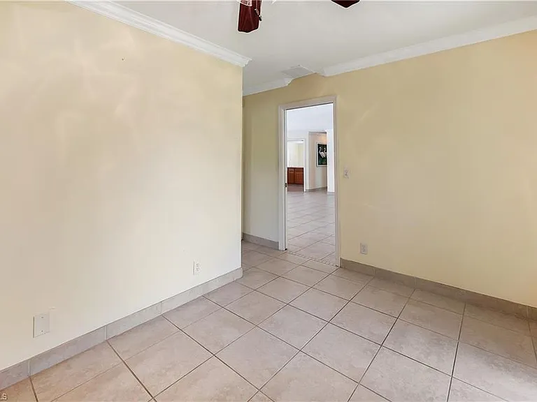 639 S Pompano Dr — Photo 16