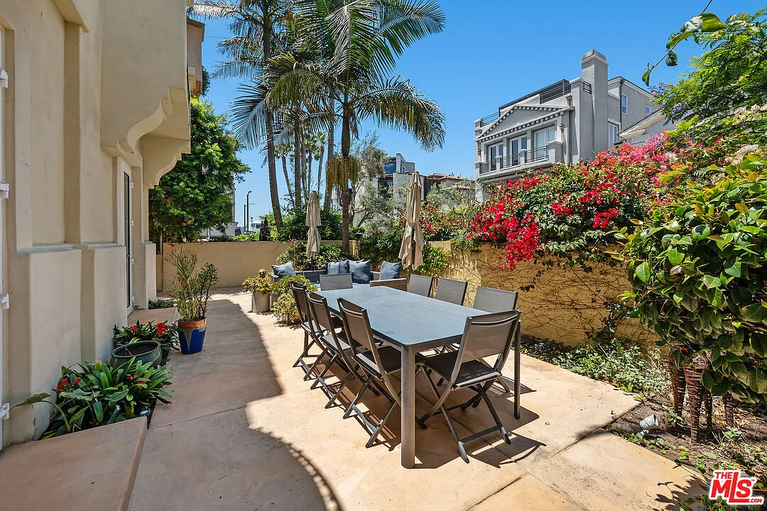 3 bed, 5.0 bath, 3496 sqft, $12,500 — Photo 4