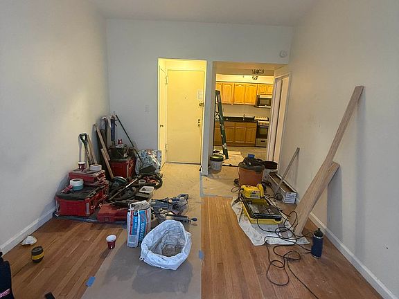2nd image of 132 W 74th St APT 5B