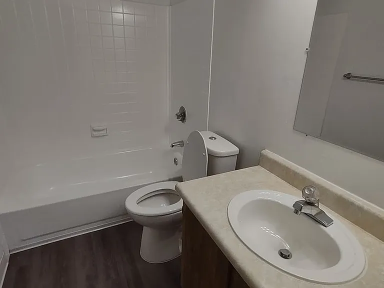410 - WINDING BROOK APARTMENTS — Photo 51