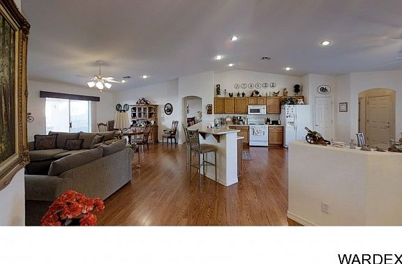 3rd image of 1911 E Shasta Lake Dr
