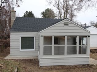 1217 Ridgeway St NE, Grand Rapids, MI 49505