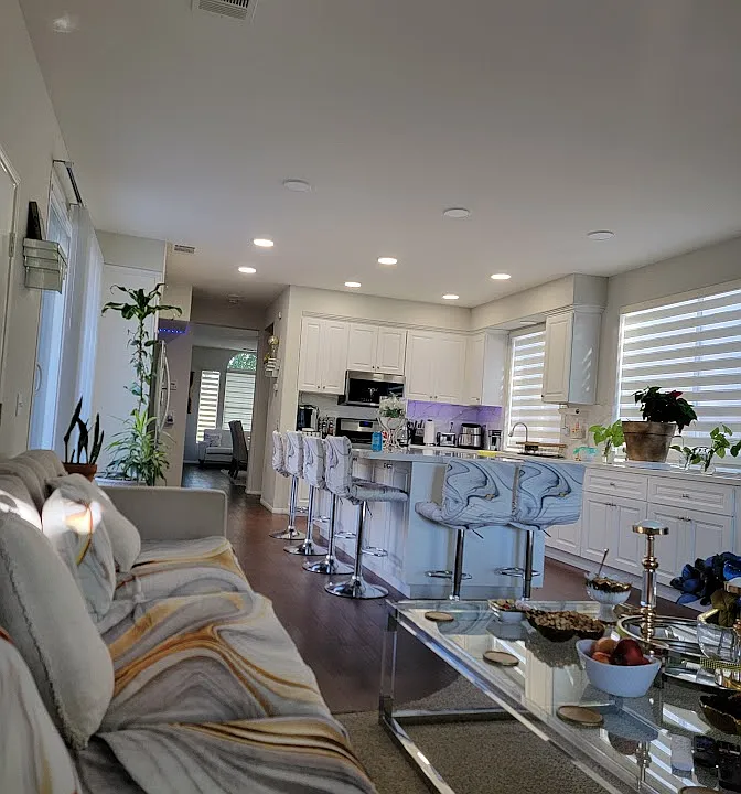 3330 Rochelle Ln