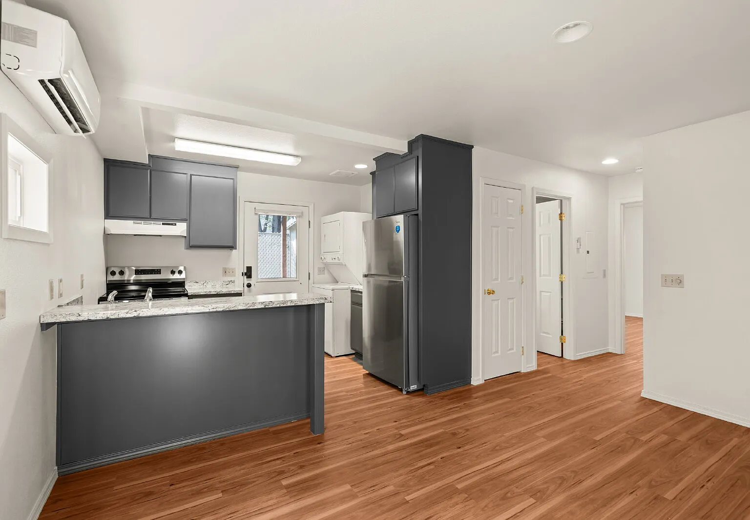 Updated 1-Bedroom Duplex Unit in Medford, Oregon! — Photo 1