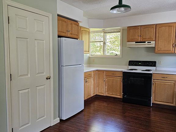 2nd image of 9 Cottage St #D