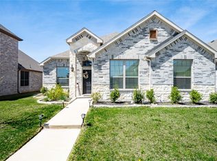 105 Finlee Ln, Red Oak, TX 75154