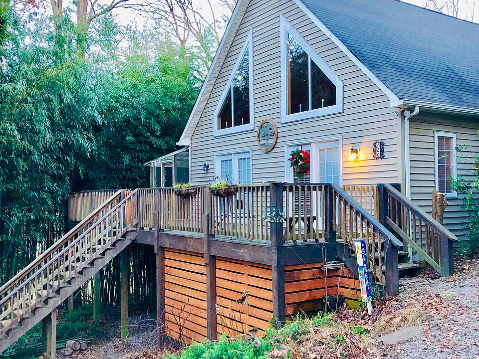 1st image of 20 Greenbriar Rd