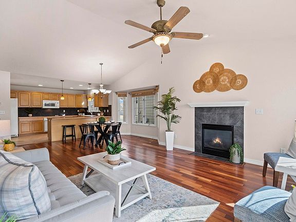 4th image of 4735 Parachute Cir