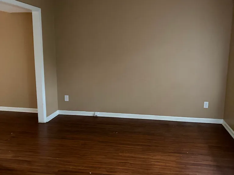 1902 Lyle Dr — Photo 8