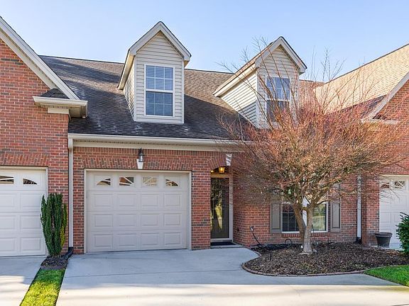 2nd image of 930 Lenox Cove Pl