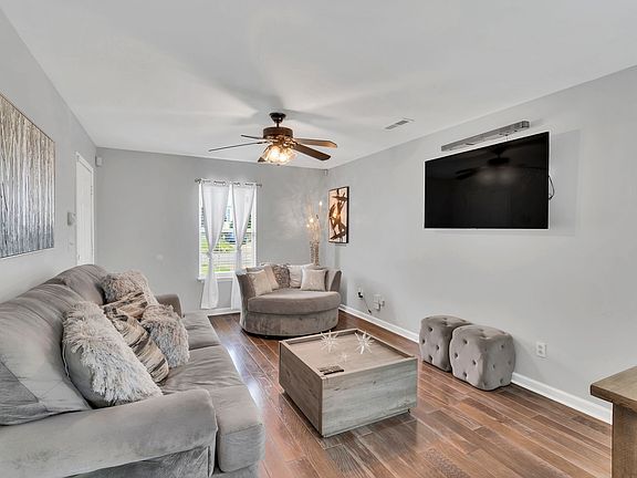 5th image of 3504 Rainwood Dr