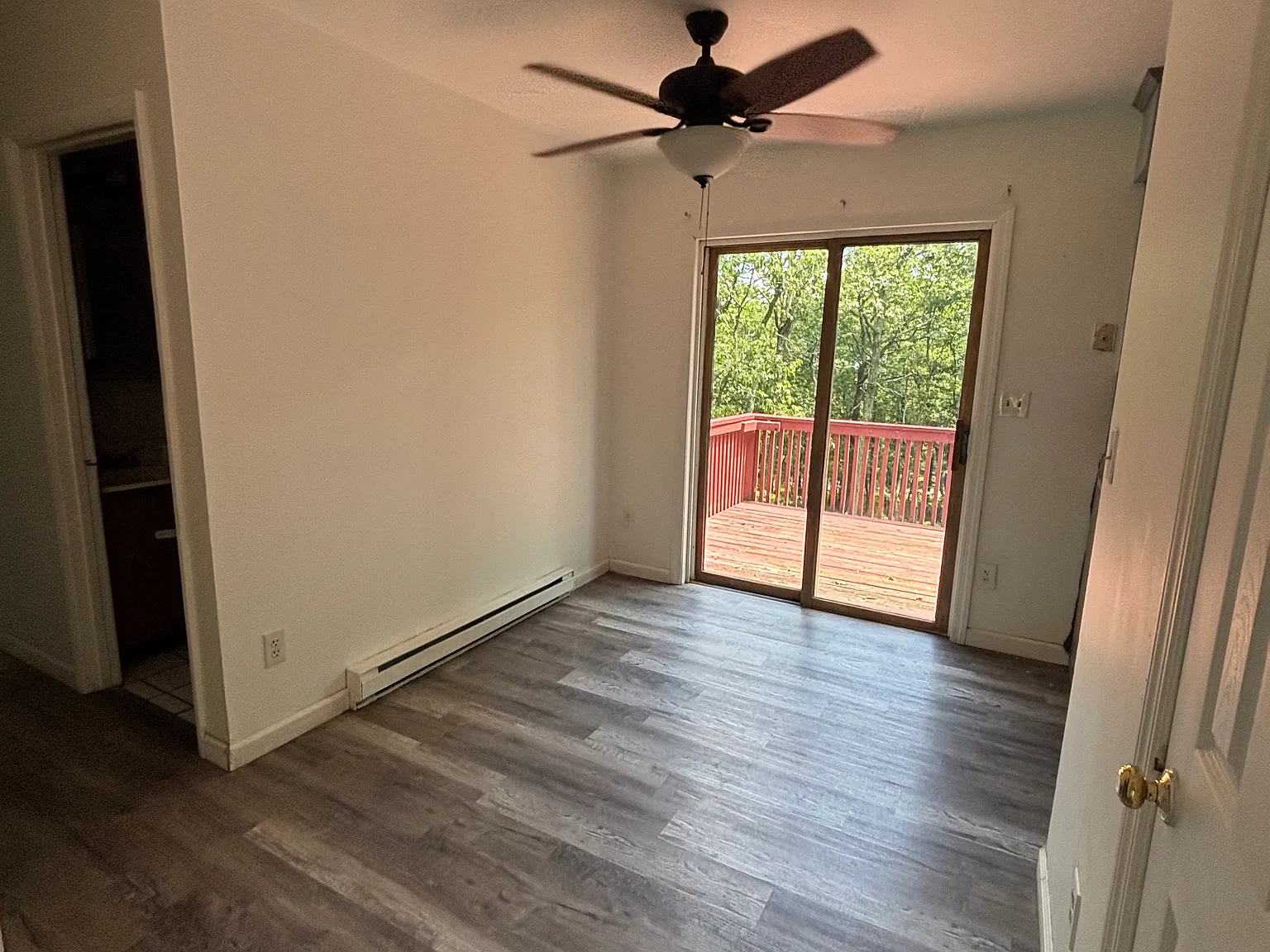 211 Mallard Ln — Photo 3