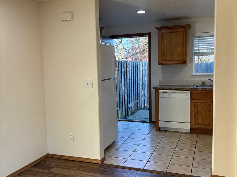 873 6th Ave SE #873 — Photo 6