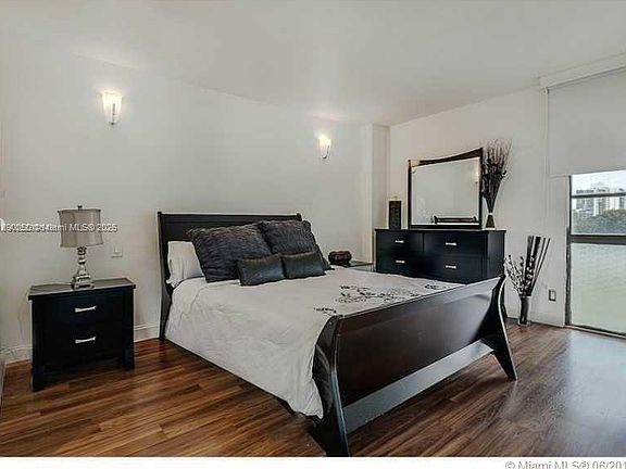 3rd image of 20400 W Country Club Dr APT 410