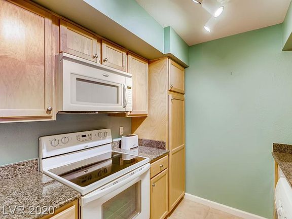 4th image of 697 Oakmont Ave Unit 3304