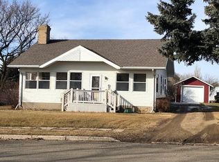 411 Main St, Ray, ND 58849