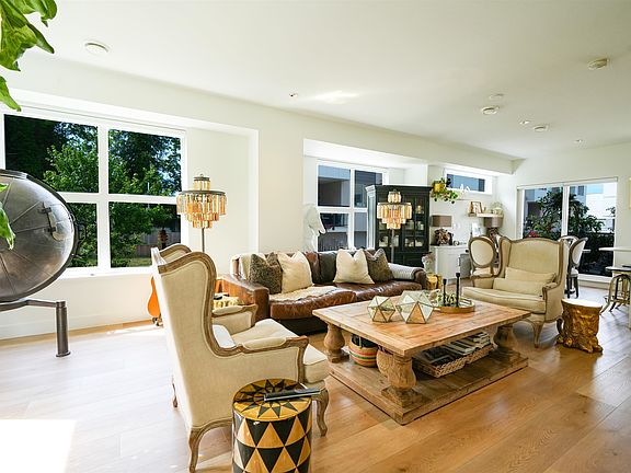 3rd image of 12585 104a Ave #38