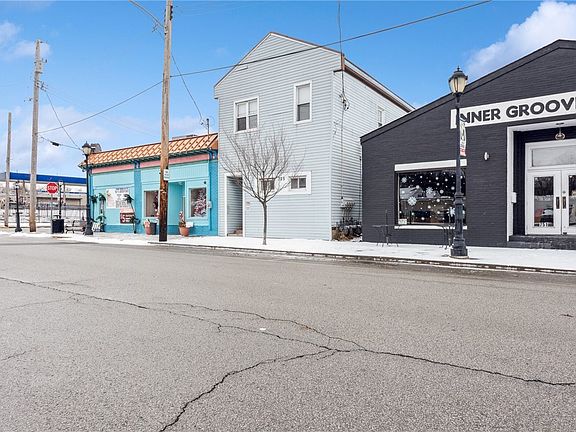3rd image of 755 E Railroad Ave