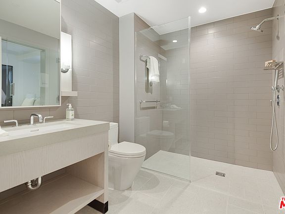 3rd image of 10777 Wilshire Blvd Unit 309
