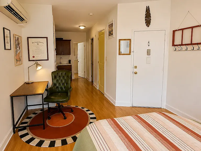 901 Saint Johns Pl #2B — Photo 2