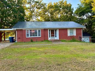 100 S Mart St, Morganfield, KY 42437