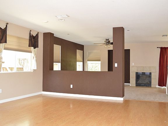 3rd image of 3421 Delphinium Way