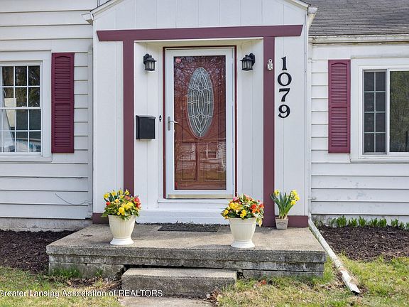 2nd image of 1079 Marigold Ave