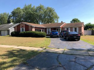 1213 Ridgeway Dr, Elgin, IL 60123