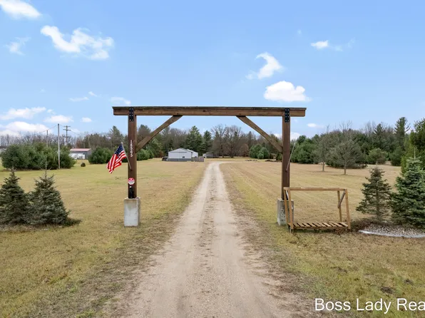 18565 W Howard City Edmore Rd, Howard City, MI 49329