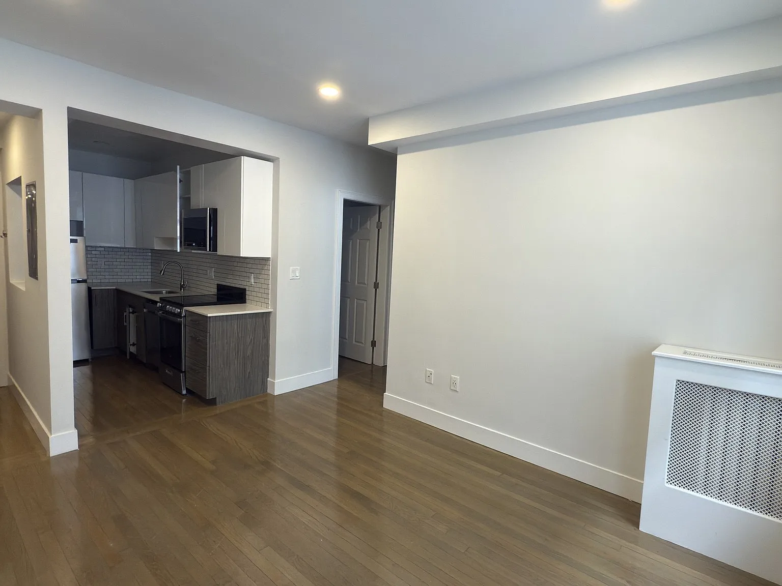 2 bed, 1.0 bath, $3,850 — Photo 4