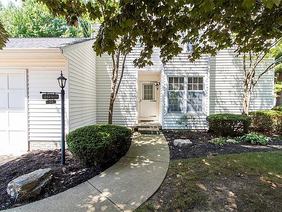 2nd image of 49 Oakwood Dr