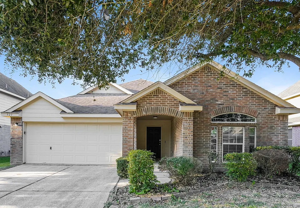 923 Chad Ln