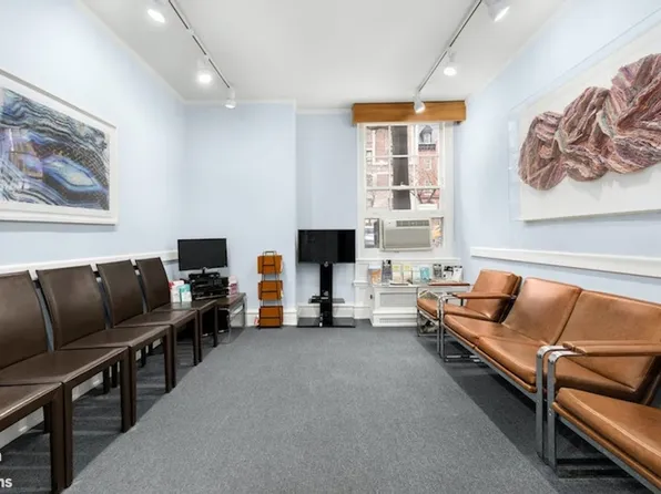 885 Park Avenue image 1 of 6