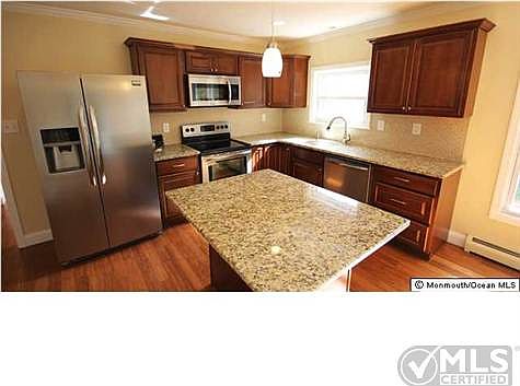 5th image of 449 Saint Thomas Dr