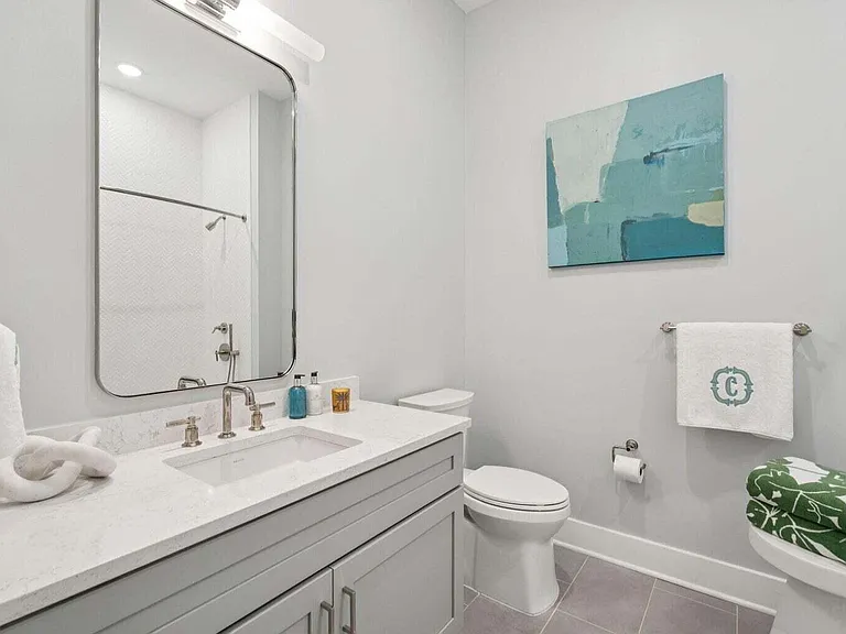 376 Broad St — Photo 10