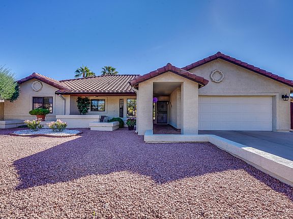 3rd image of 7717 W Columbine Dr