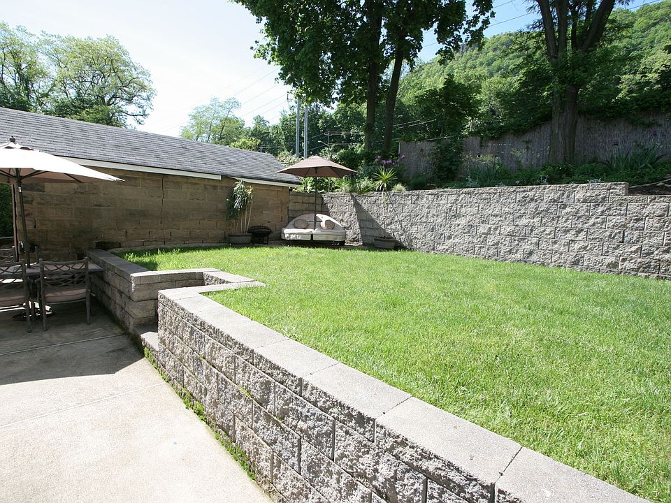2nd image of 170 Hudson Ave
