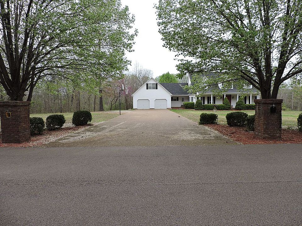 1st image of 205 Twin Oaks Dr