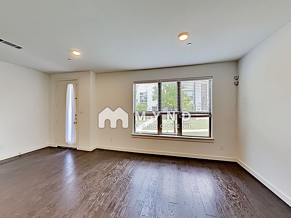 3rd image of 404 Harmon Dr