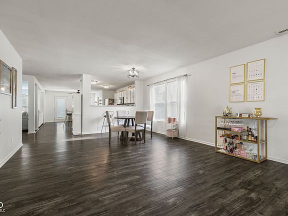 3rd image of 8027 Bach Dr