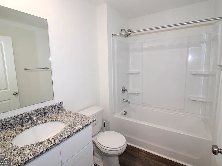 205 Landing Blvd — Photo 15